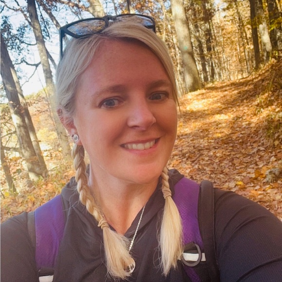 Meet your Posher, Kristy - Picture 2 of 2